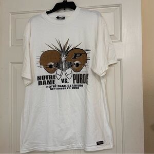 Vintage 1998 White Notre Dame vs. Purdue Graphic T-Shirt Game Day Tee Size XL